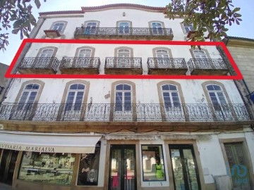 Apartamento 4 Quartos em Vila e Roussas