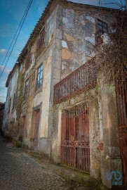 Building in Longa