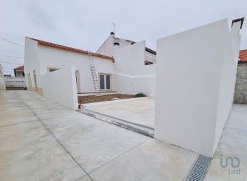 Maison 3 Chambres à Atouguia da Baleia