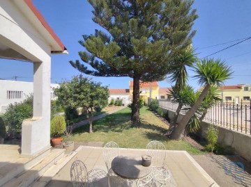 House 4 Bedrooms in Alguber