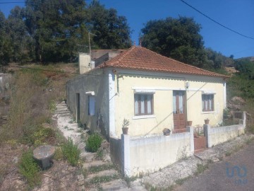 House 2 Bedrooms in Vilar