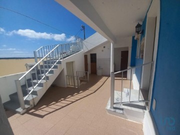 House 2 Bedrooms in Cadaval e Pêro Moniz