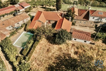 Maisons de campagne 5 Chambres à Constância