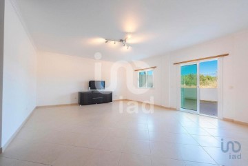 Apartment 2 Bedrooms in São Clemente