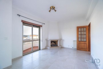 Apartment 3 Bedrooms in Nossa Senhora de Fátima