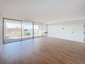 Apartment 3 Bedrooms in Oeiras e São Julião da Barra, Paço de Arcos e Caxias