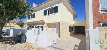 House 6 Bedrooms in Pinhal Novo