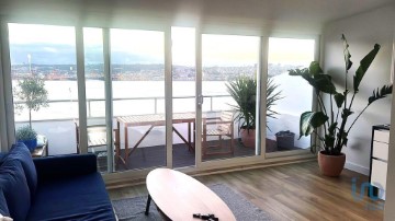 Apartment 2 Bedrooms in Almada, Cova da Piedade, Pragal e Cacilhas