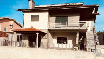 House 2 Bedrooms in Castelões