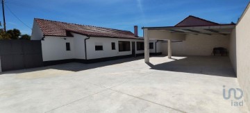 House 3 Bedrooms in Pombal