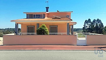 House 4 Bedrooms in Vagos e Santo António