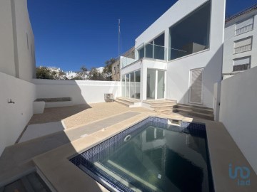 House 2 Bedrooms in Luz