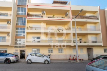 Apartment 3 Bedrooms in Faro (Sé e São Pedro)