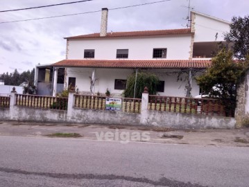 House 4 Bedrooms in Rio Maior