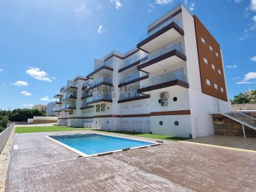 Apartamento-novo-piscina-garagem-praia-Albufeira
