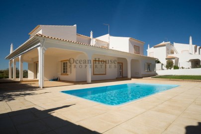 Moradia-garagem-piscina-Albufeira-Algarve