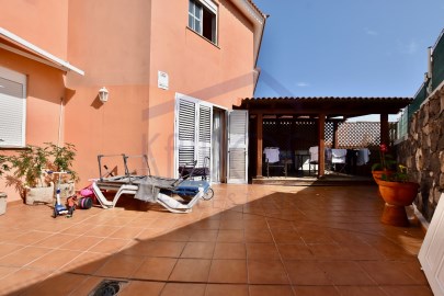 House 5 Bedrooms in San Isidro