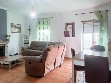 Apartment 3 Bedrooms in Aveiras de Cima