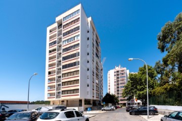 Apartamento 2 Quartos em Carnaxide e Queijas