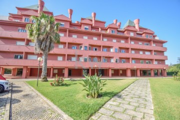 Apartamento 2 Quartos em Carcavelos e Parede