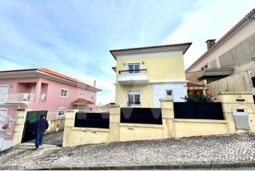 Maison 4 Chambres à Massamá e Monte Abraão