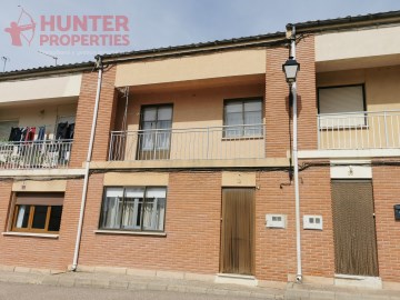 House 4 Bedrooms in Fuentespina