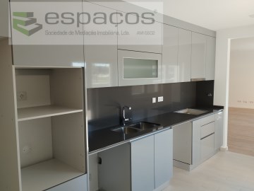 Apartment 4 Bedrooms in Castelo Branco
