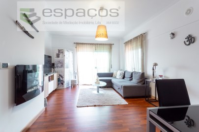 Apartamento T2, Apelação, Sala