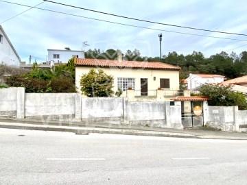 Moradia, centro Venda do Pinheiro, T2, garagem, po