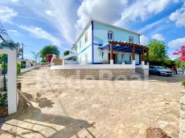 House 5 Bedrooms in São Clemente