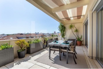 Apartment 2 Bedrooms in Santo António