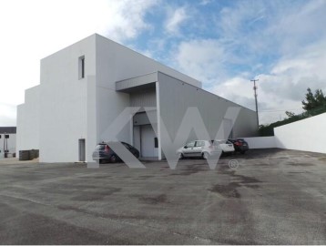 Industrial building / warehouse in Santo Antão e São Julião do Tojal