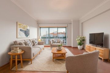 Apartment 2 Bedrooms in Oeiras e São Julião da Barra, Paço de Arcos e Caxias