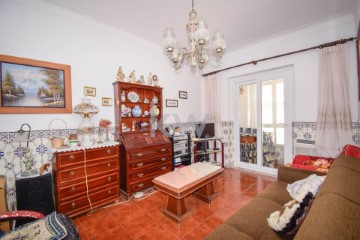 Apartment 2 Bedrooms in Pontinha e Famões