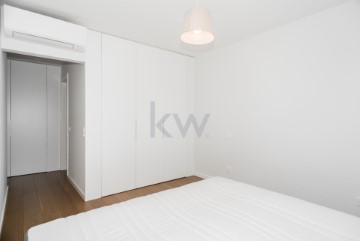 Apartamento 3 Quartos em Carcavelos e Parede