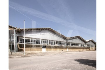 Bâtiment industriel / entrepôt à São Sebastião