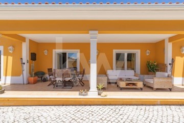 House 4 Bedrooms in Coruche, Fajarda e Erra