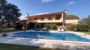 House 4 Bedrooms in Golf Costa Brava - Bufaganyes