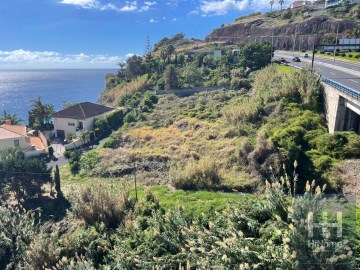 Lote de terreno em Santa Cruz com vista mar
