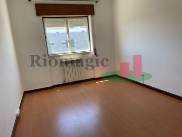 Quarto para Arrendamento no Centro de Rio Maior_Es