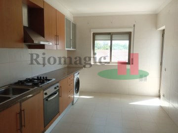 Apartamento T2 no Centro de Rio Maior ***RIOMAGIC*