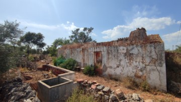 Quinta com ruína para reconstruir perto de Tavira