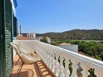 Villa with terrace and view of the Guadiana River 
