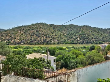 Villa avec terrasse et vue sur le fleuve Guadiana 