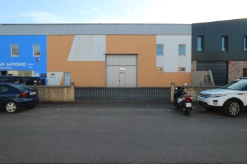 Industrial building / warehouse in Viella-Granda-Meres