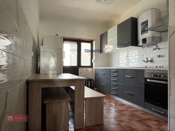 Apartamento T2 Baixa da Banheira Sem Elevador