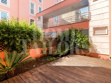 Apartamento T2 com dois terraços