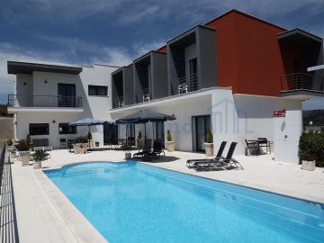 1.Moradia Contemporânea V8 com Piscina, Batalha