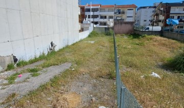 Lote para Construção a 150m da Praia em Vila do Co