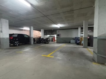 ¡Oportunidad única! Plaza de aparcamiento en Vilaf